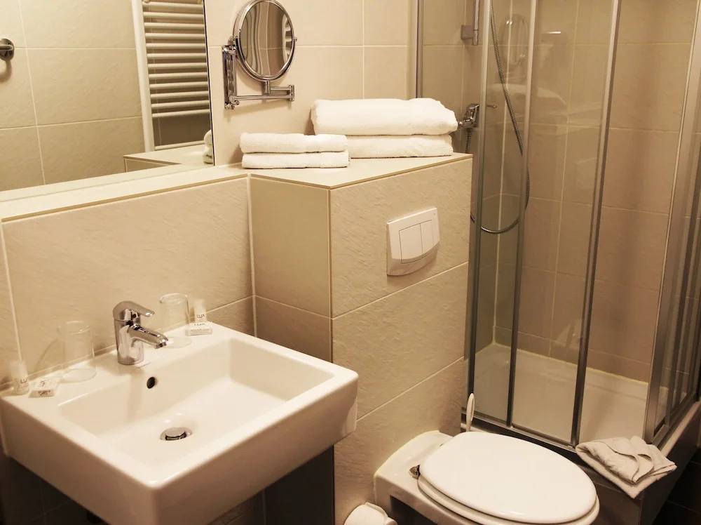Comfort room