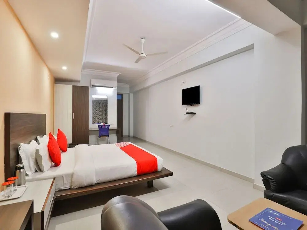 Infocity Club And Resort By OYO Rooms - Général