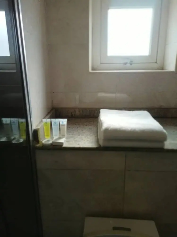 Deluxe Double room (full double bed)