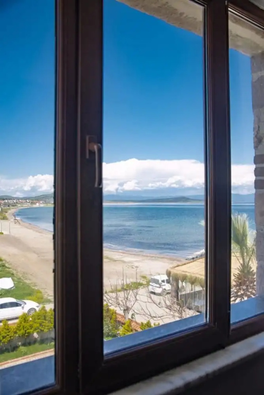 Standard Quadruple Family room with view