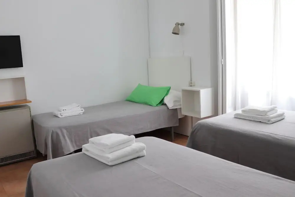 Standard Triple room with balcony