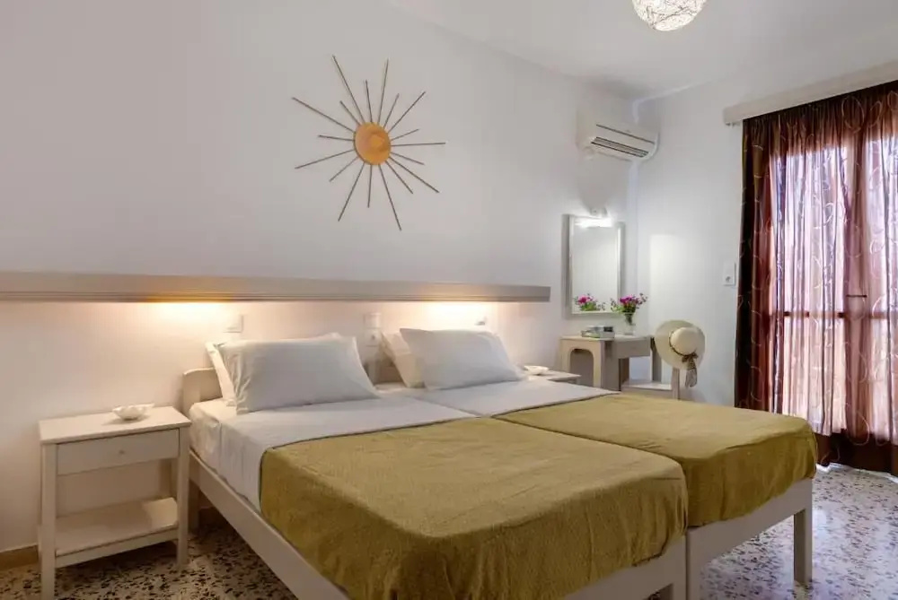 Superior Double room with balcony (full double bed)
