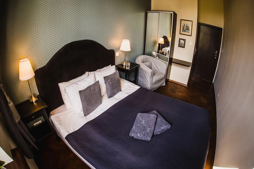 四人房，附設陽台