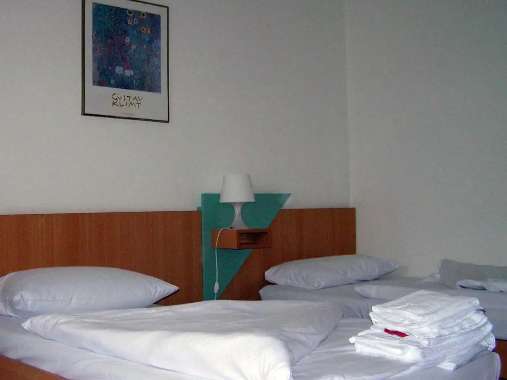 Double Cottage (twin beds)