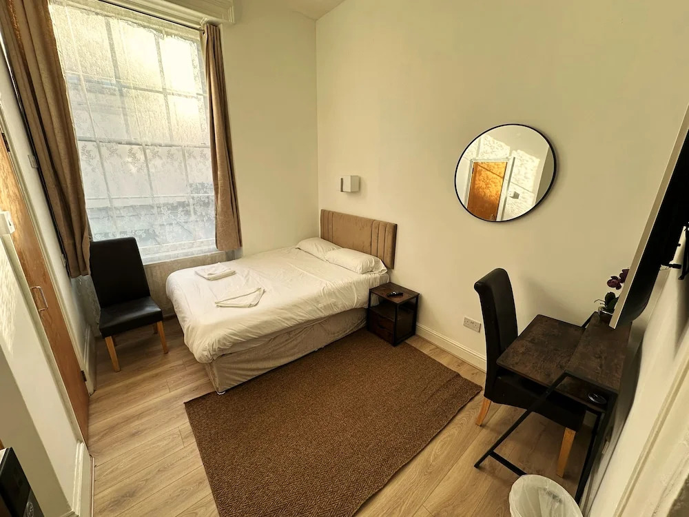 Двухместный номер Standard двуспальная кровать в Somerset Hotel Baker Street London