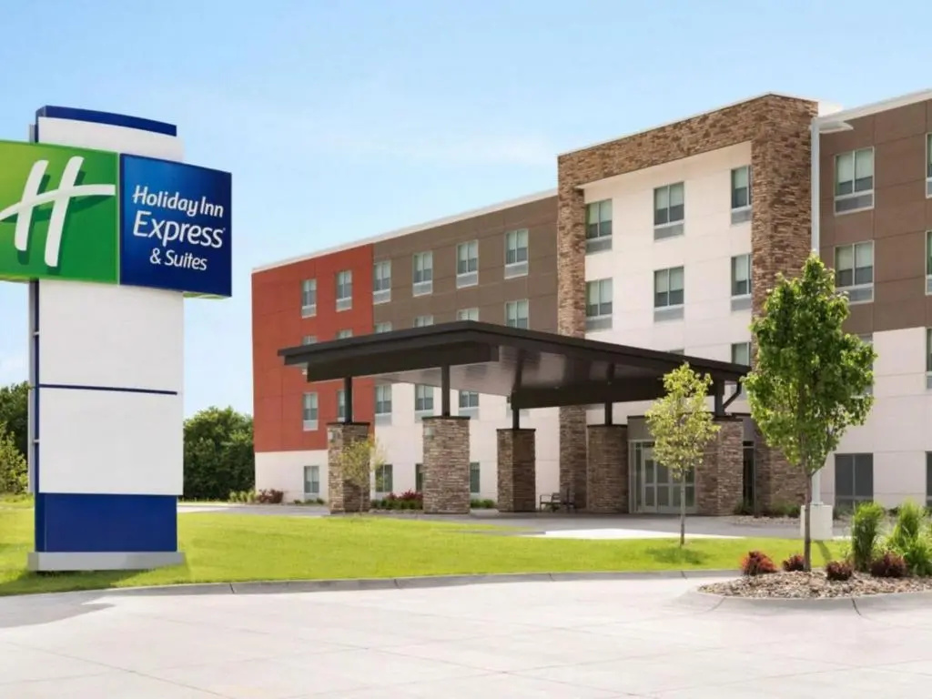 Holiday Inn Express & Suites Dallas Central Market Center by IHG