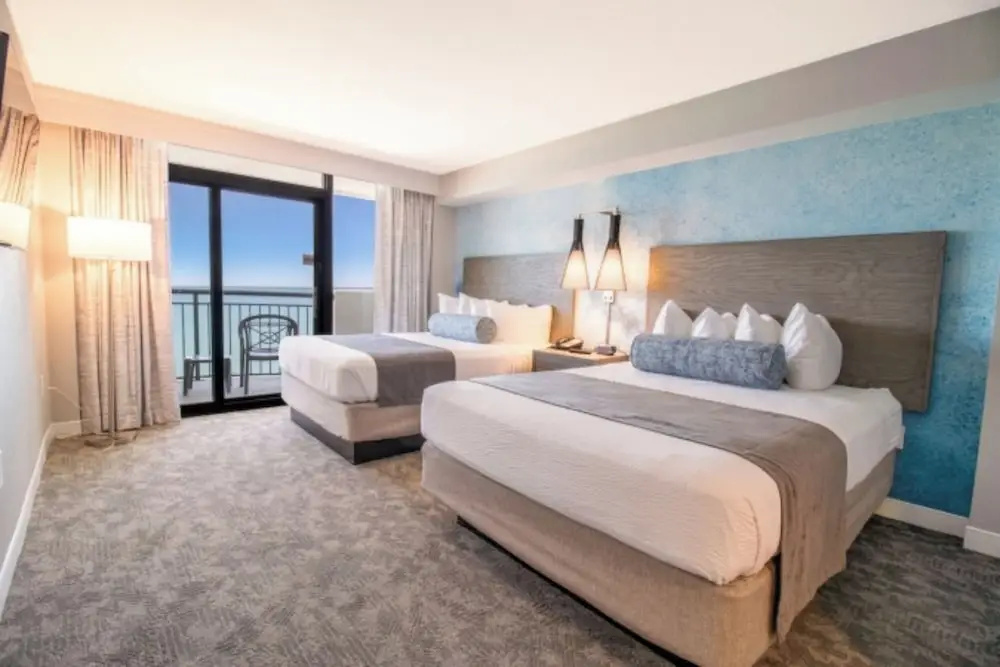 3 Bedrooms Deluxe room with balcony and oceanfront