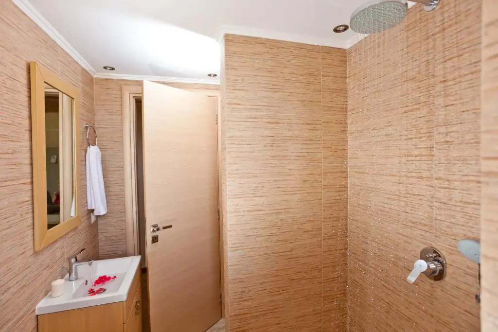Deluxe Double room with mountain view (full double bed)