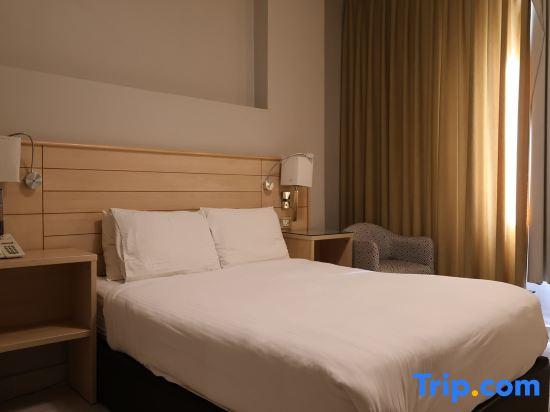 1 Bedroom Double Suite (full double bed)