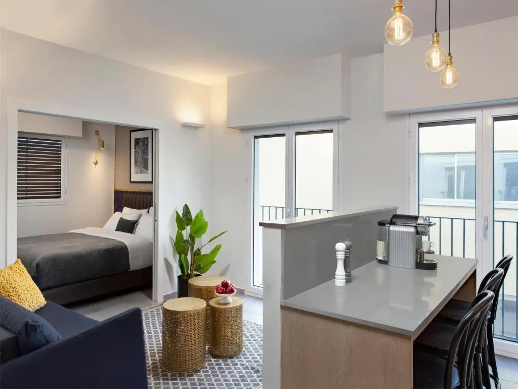 2 Bedrooms Apartment