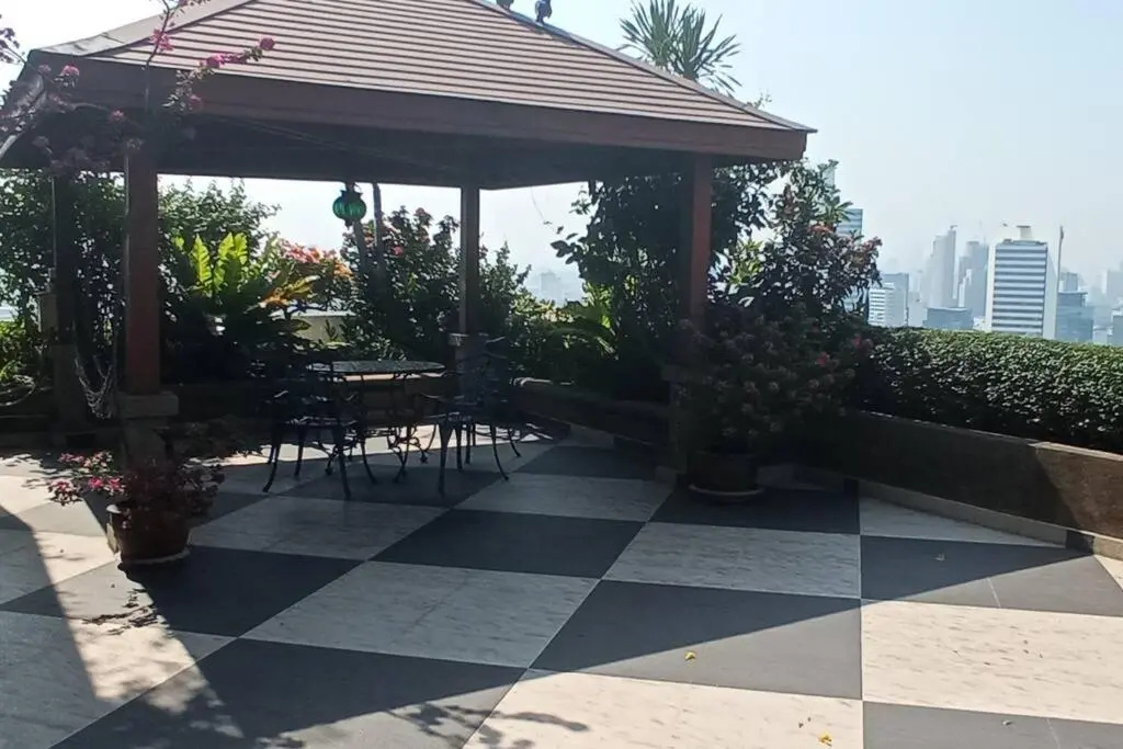 Stunning 24th Fl Terrace Penthouse!