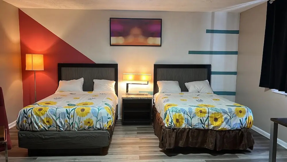 Deluxe Double room (full double bed)
