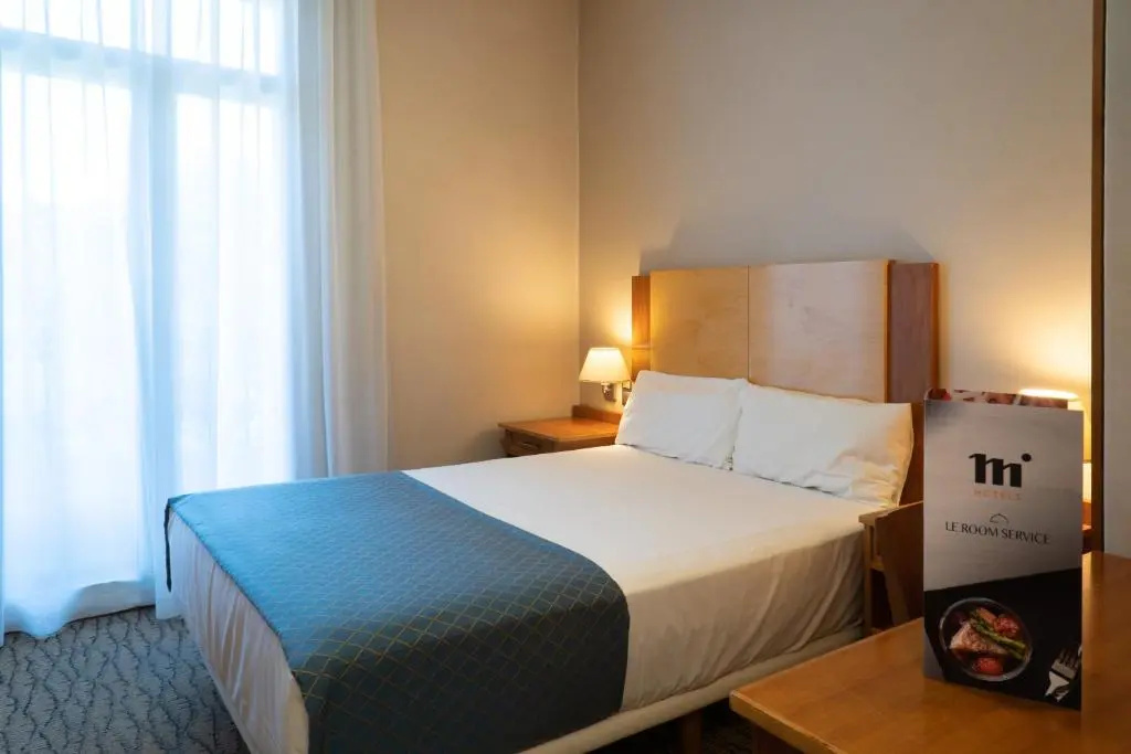 Double room (full double bed)