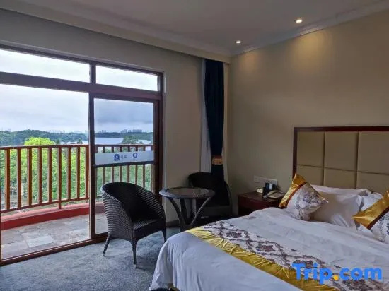 Standard Double room with lake view (full double bed)