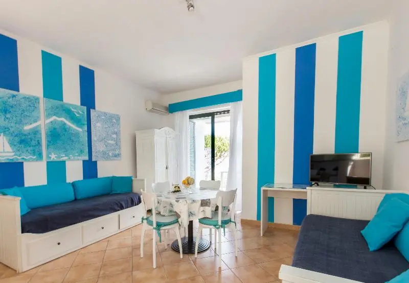 Apartment with balcony and with sea view