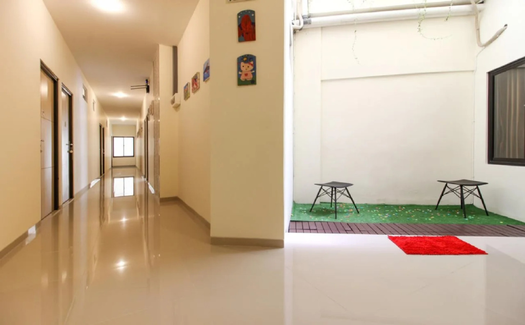 Lobby & Reception