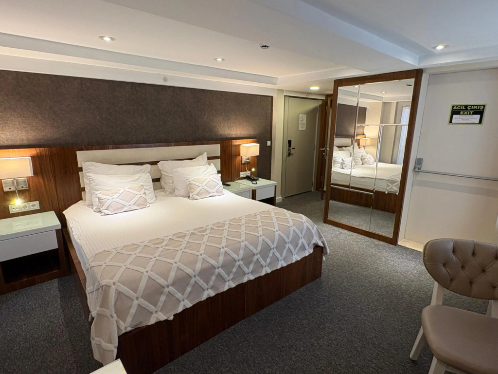 End Glory Hotel — 2