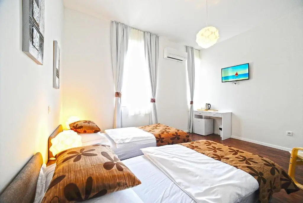 Standard Double room (twin beds)
