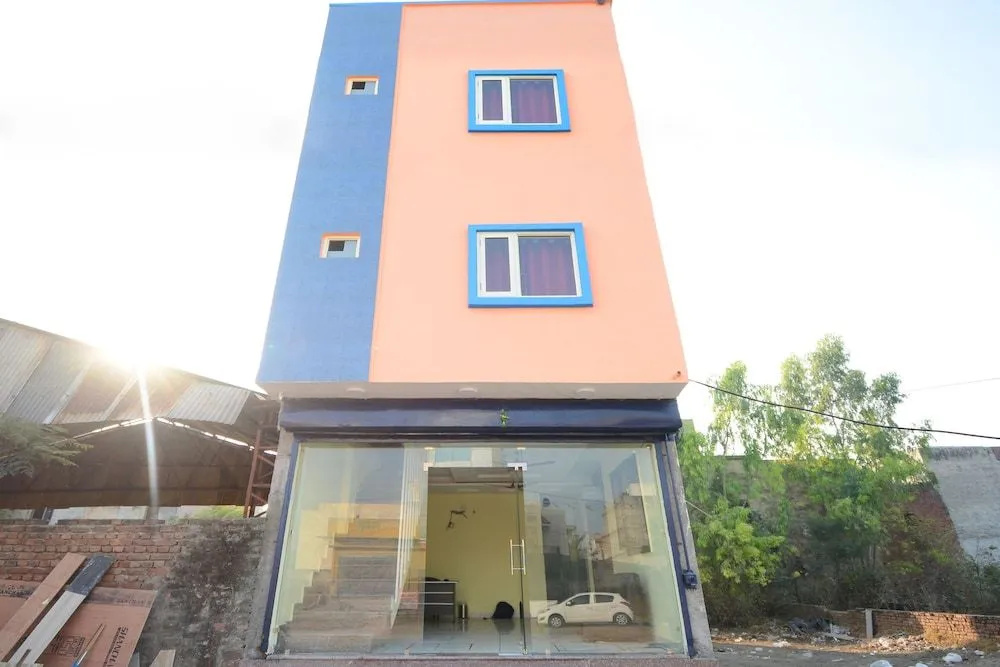 Oyo 22993 Hotel Ozas Grand