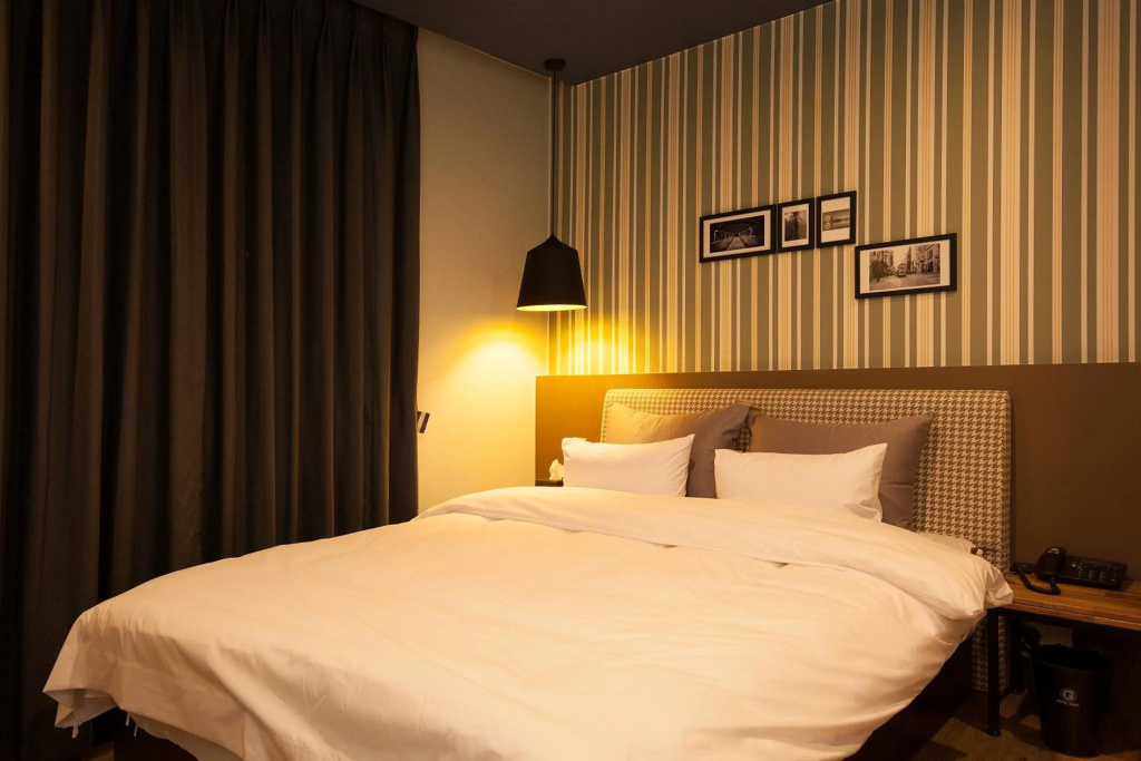 Hotel Gray — 5