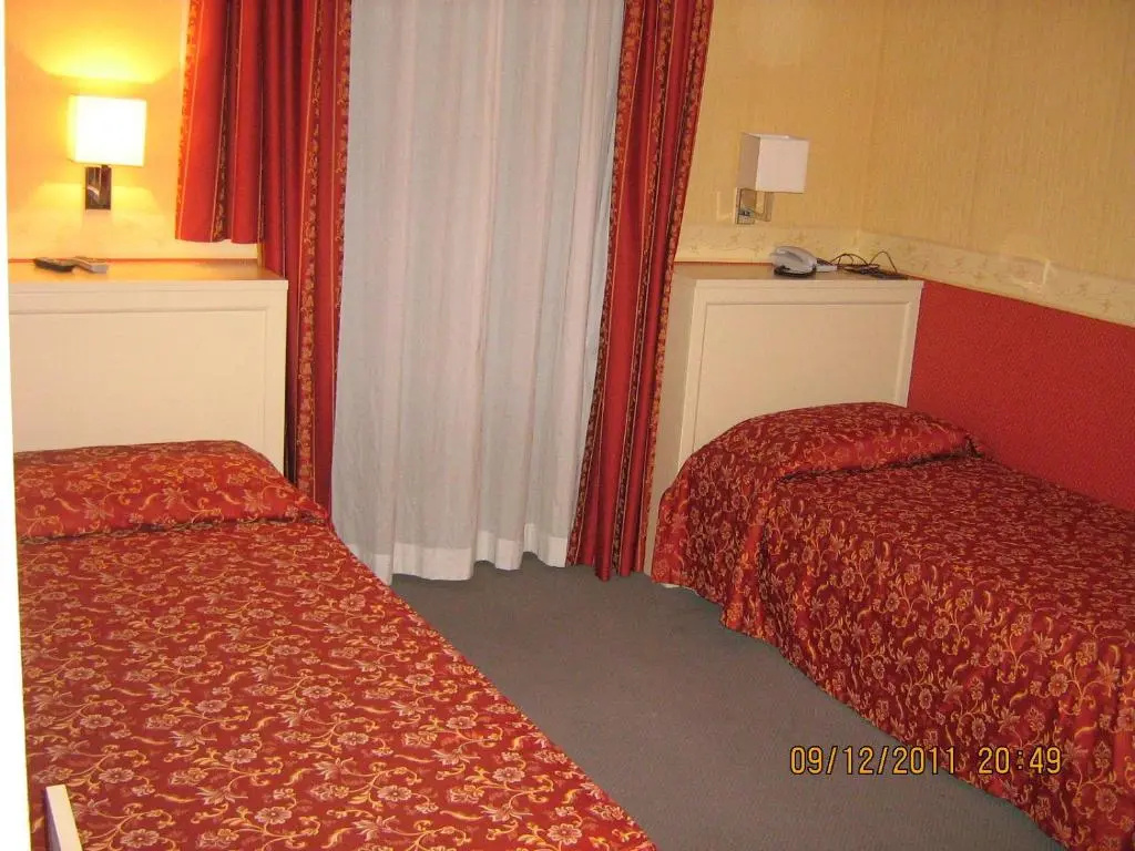 Standard Double room (full double bed)
