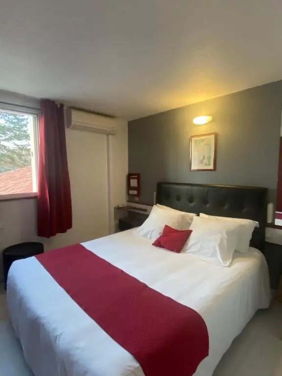 Standard Double room (full double bed)