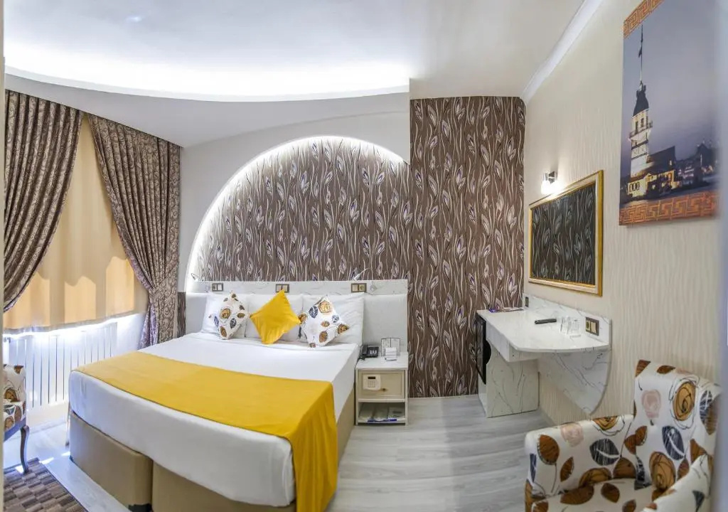 Deluxe Double room (full double bed)