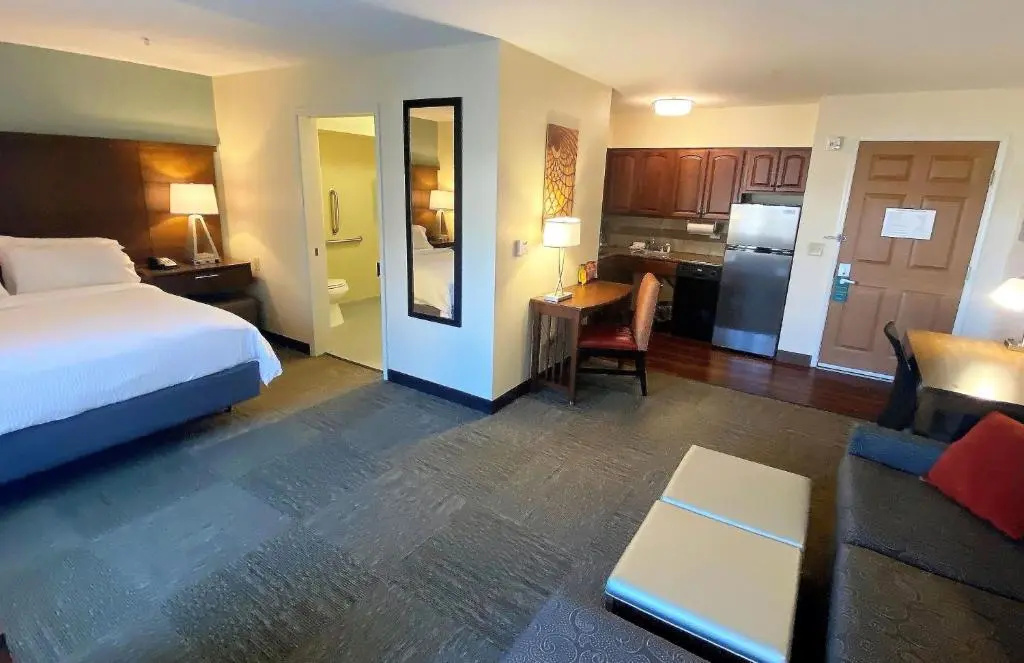 Staybridge Suites Great Falls by IHG - Chambres