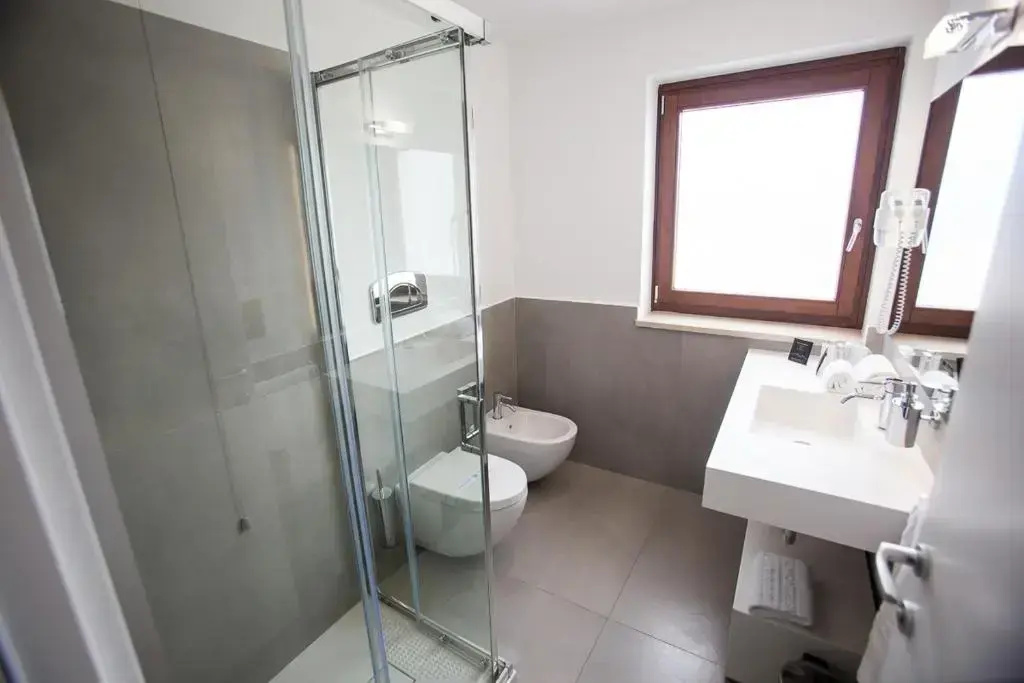 Double room (full double bed)