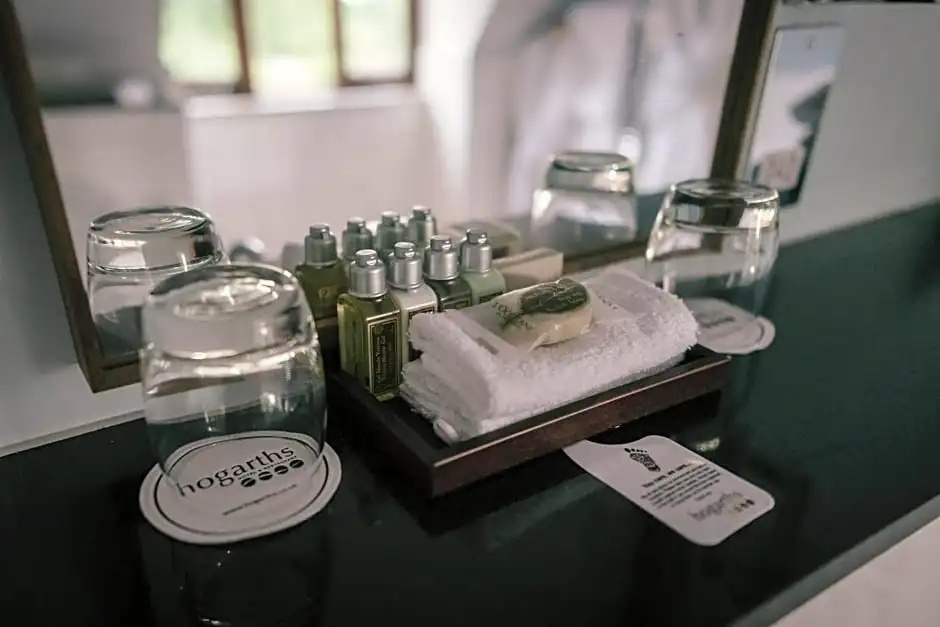 Hogarths Stone Manor - Chambres