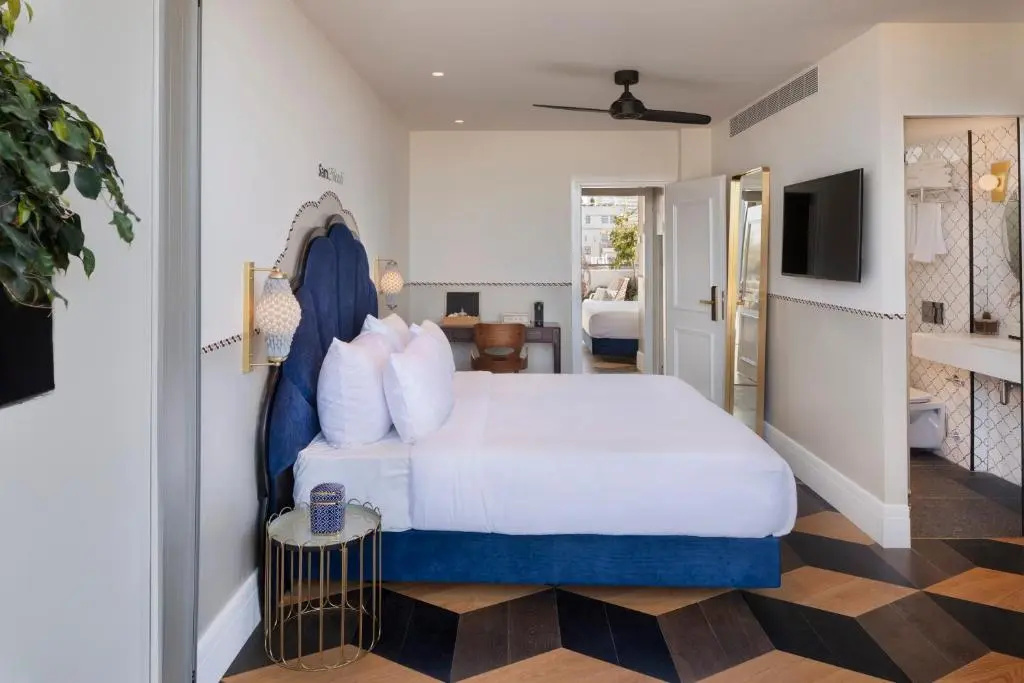 Deluxe room with balcony