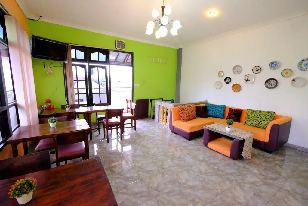 Lobby & Reception