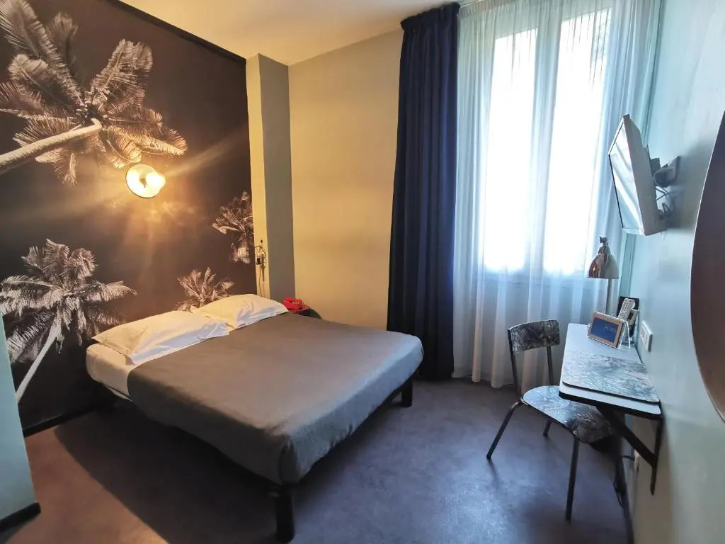 Standard Double room (full double bed)