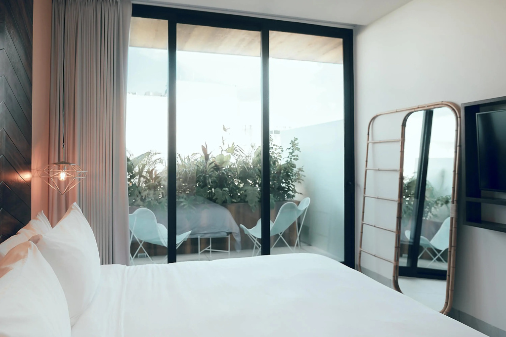 CALIXTA Hotel — 2