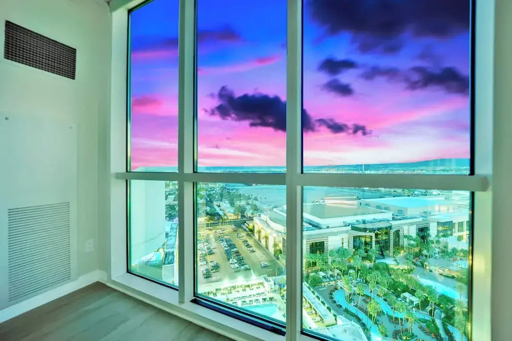 Skyline Serenity-strip,pool,f1 View-no Resort Fee