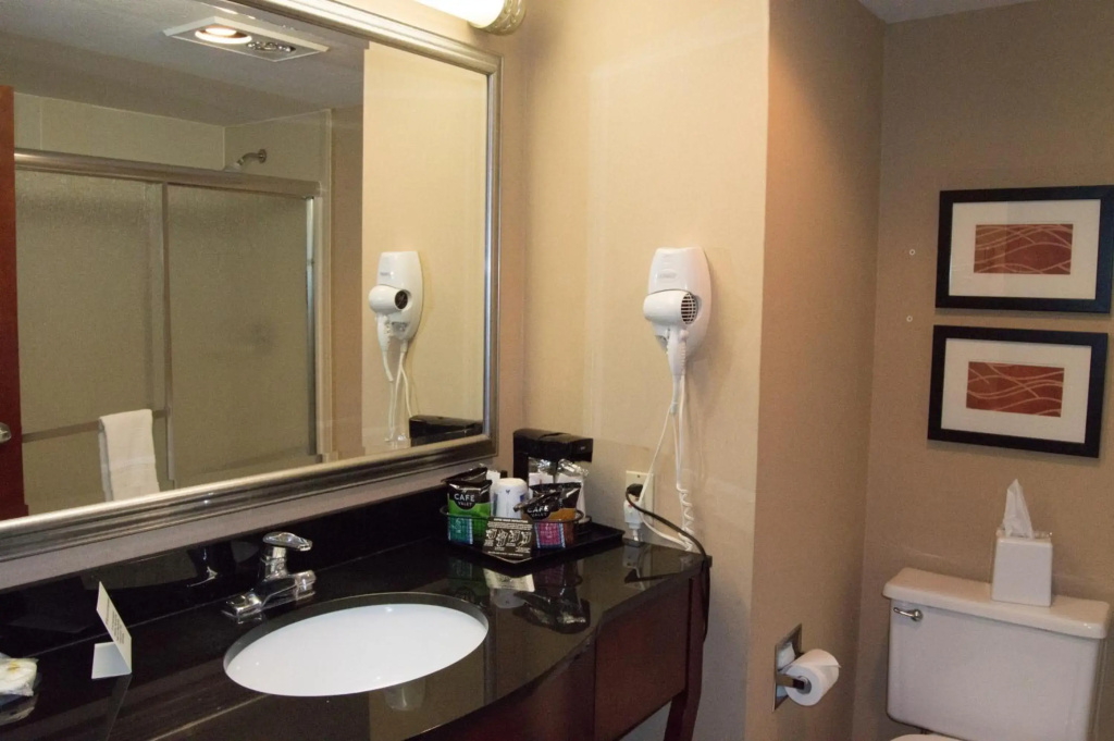Ardmore Inn & Suites - фото 8