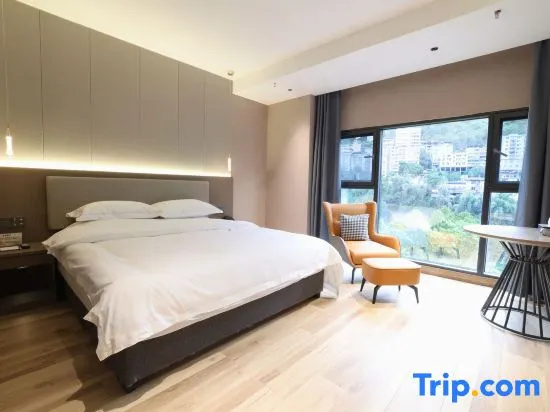Deluxe Double room with river view (full double bed)