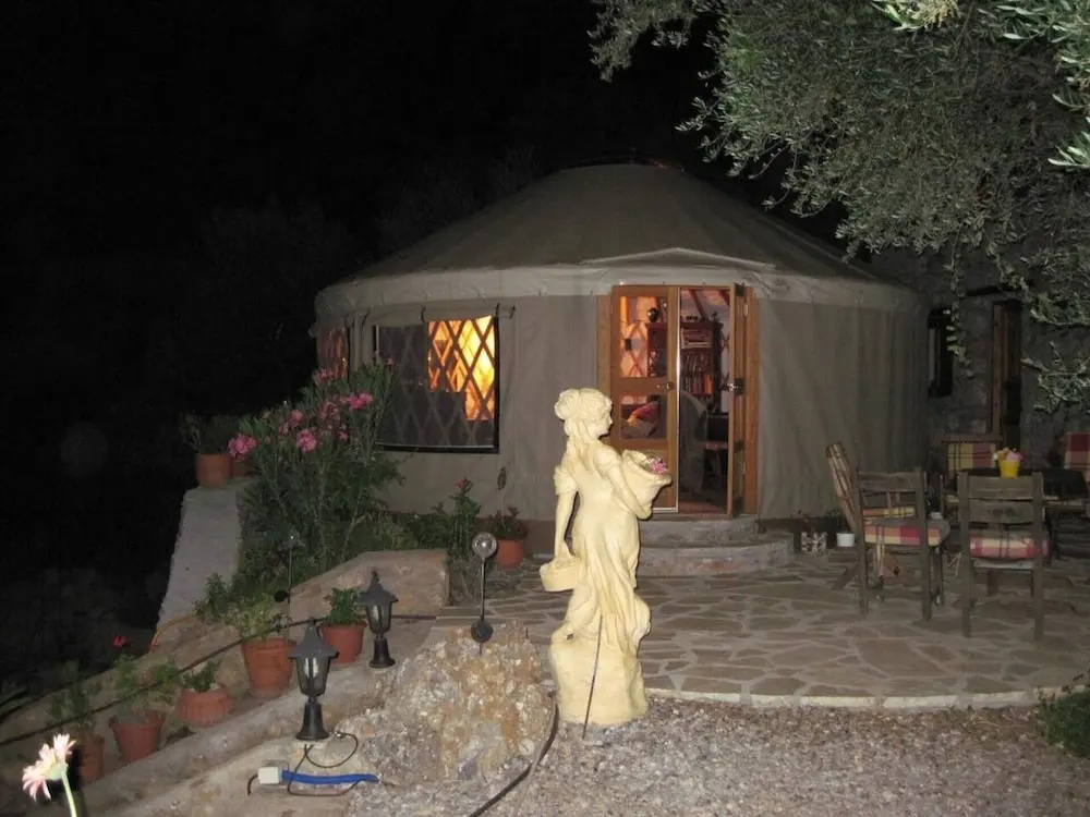 1-bed Yurt in Megali Mantinia With Sea Views!