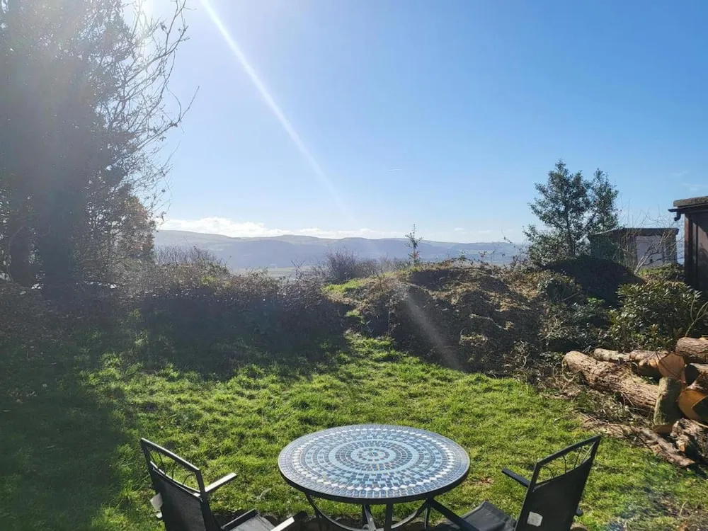 Mountainside Lodge in Aberdovey - Near Beach