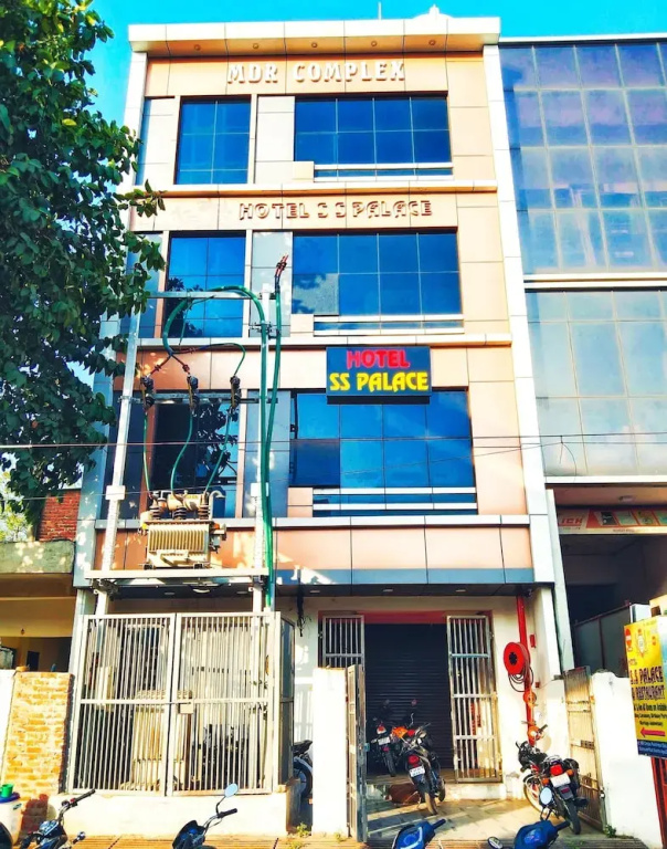 Hotel SS Palace & Restaurant
