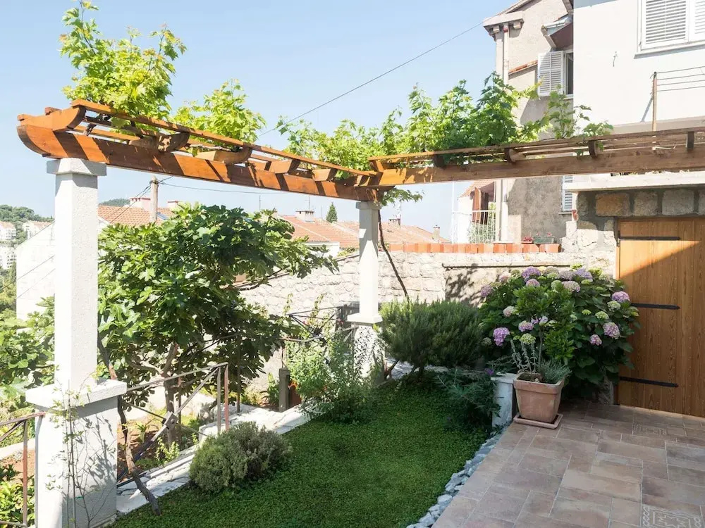 Apartments Gaura - One-bedroom Apartment With Terrace