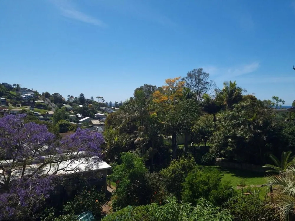 Treeview - A Beautiful 3-bed House in Kiama
