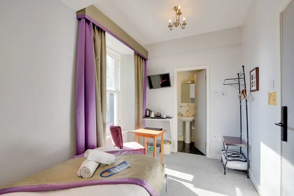 Standard Single room (single bed)