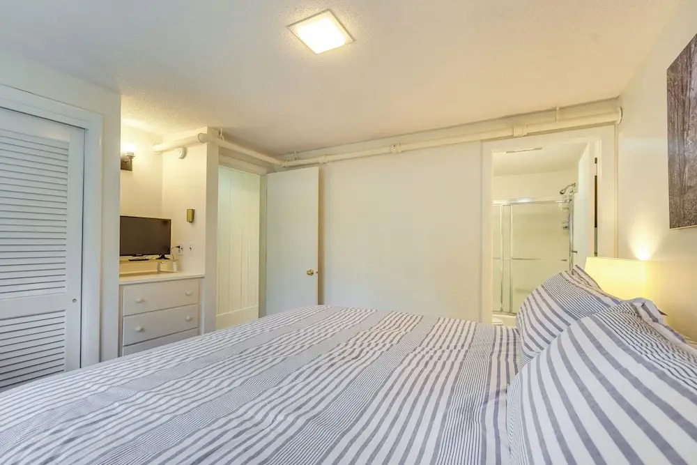 Ski-in/ski-out Peru Condo w/ Fire Pit & Grill! - фото 8