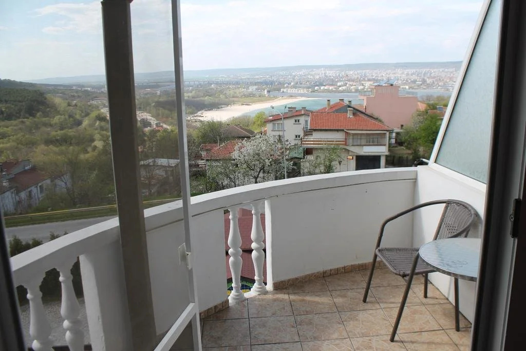 Balcony & Terrace