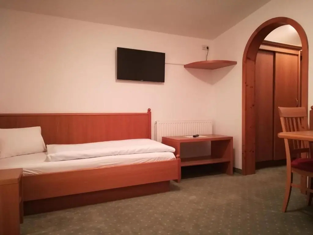 Standard Double room with balcony (twin beds)