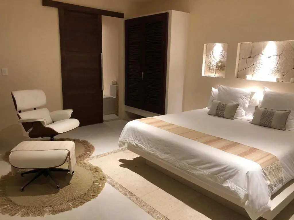Deluxe Double room with balcony full double bed