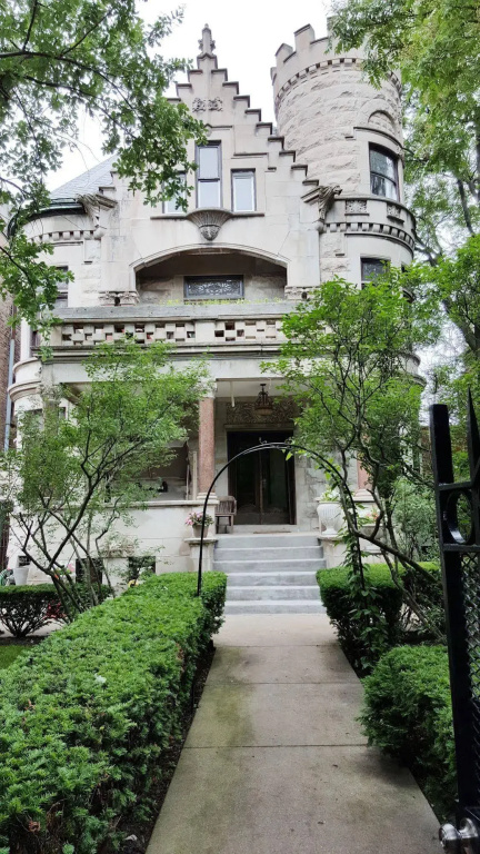 Stan Mansion Suite