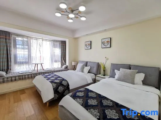 Standard Double room with courtyard view (full double bed)