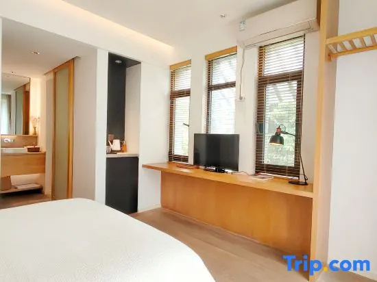 Quadruple Family Suite